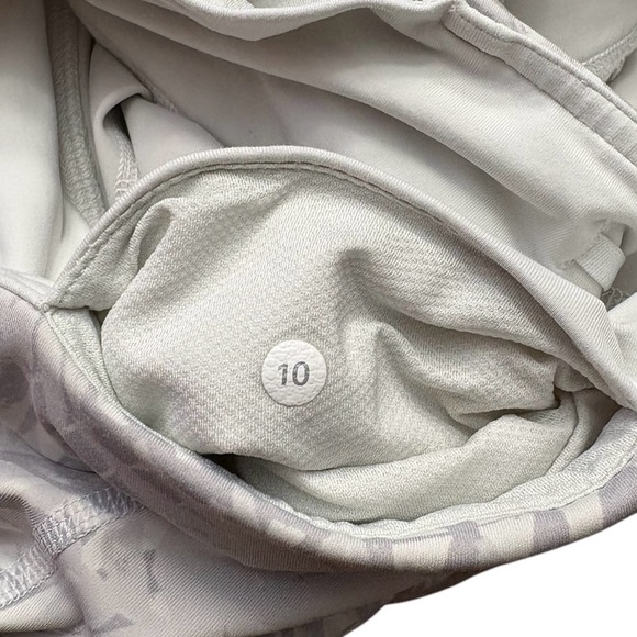 Lululemon Inspire Tight II, Size 10, Palm Camo White Nimbus 🏃♀️➡️ - Picture 11 of 16